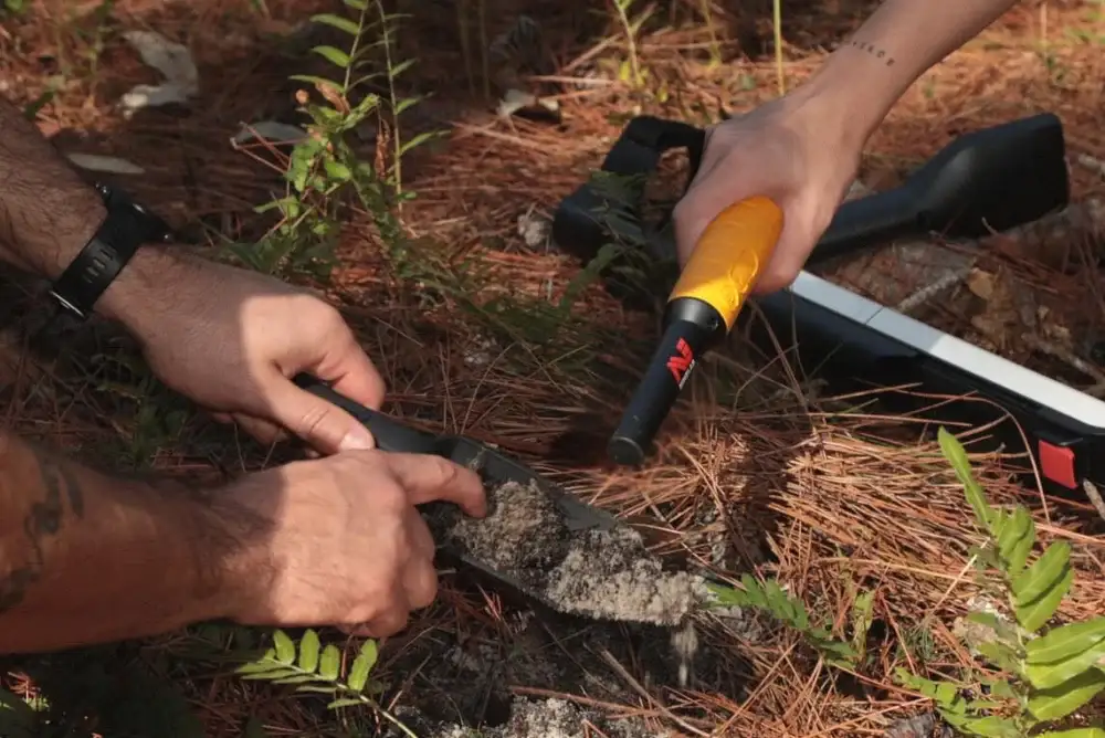 Pinpointing Perfection: Why Pinpointers Are a Game-Changer in Metal Detecting